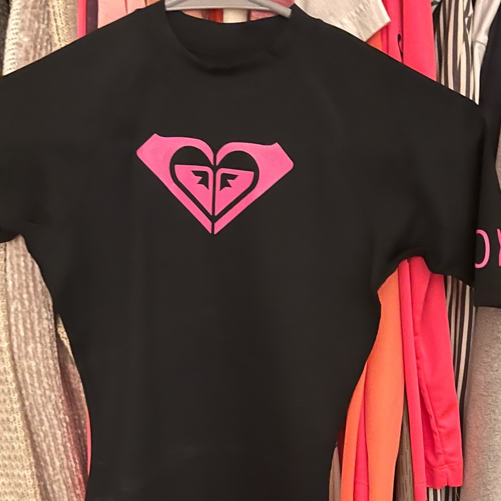 Roxy Black and Pink Short Sleeve Tees